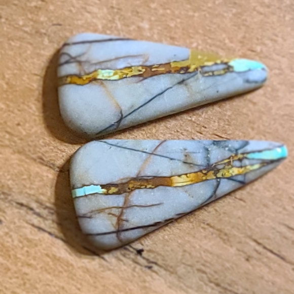 PAIR OF RARE BOULDER ROYSTON RIBBON TEARDROP CABOCHONS STUNNING! - Picture 6 of 7